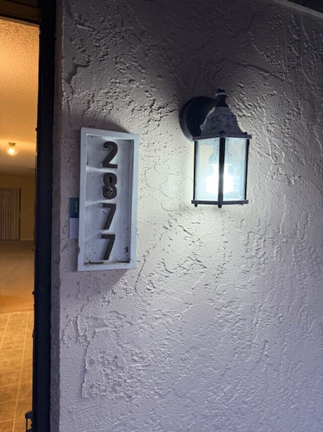 Building Photo - Coral Gardens Two bedroom condo