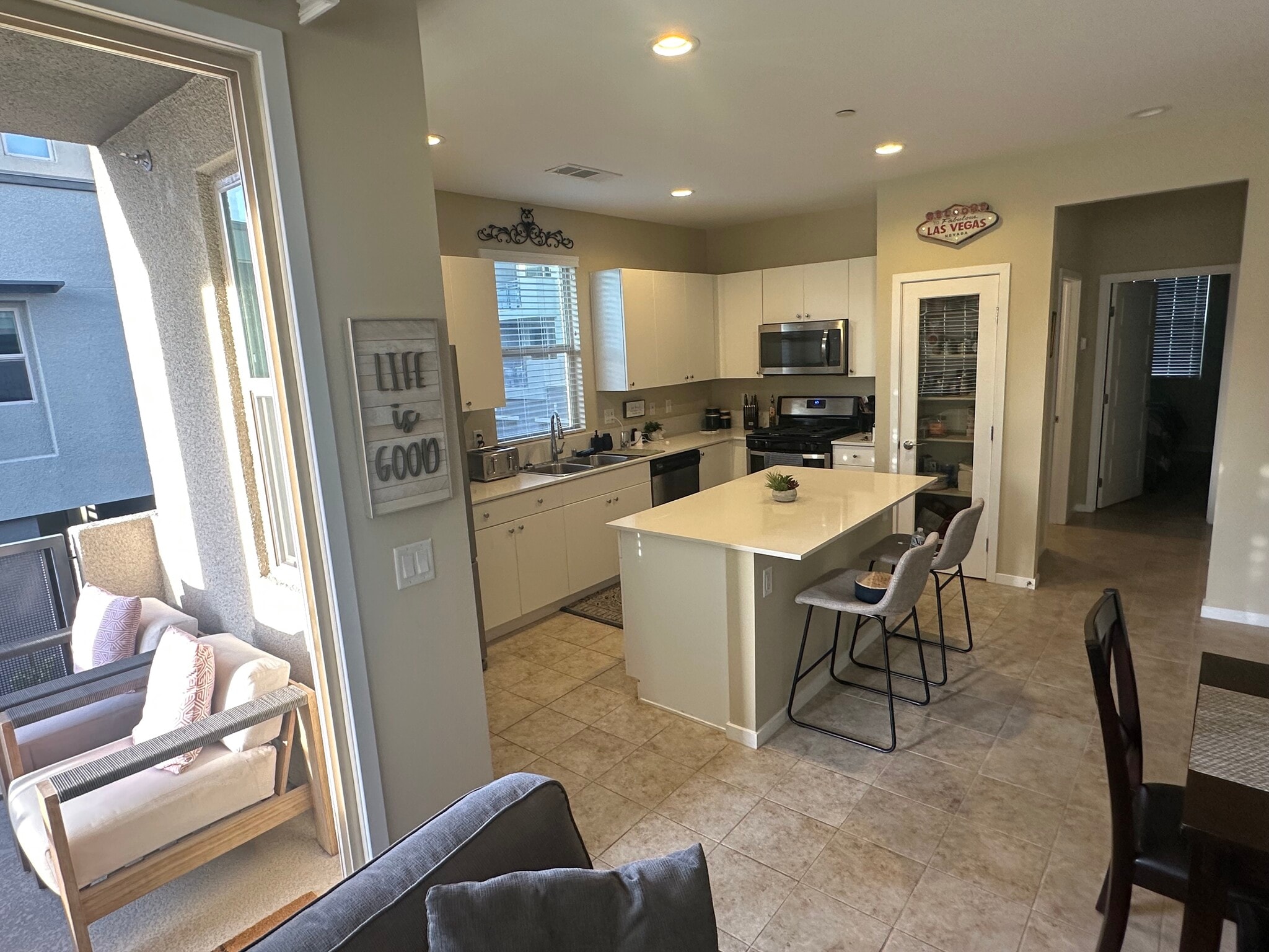 Building Photo - 11257 Rainbow Peak Ave