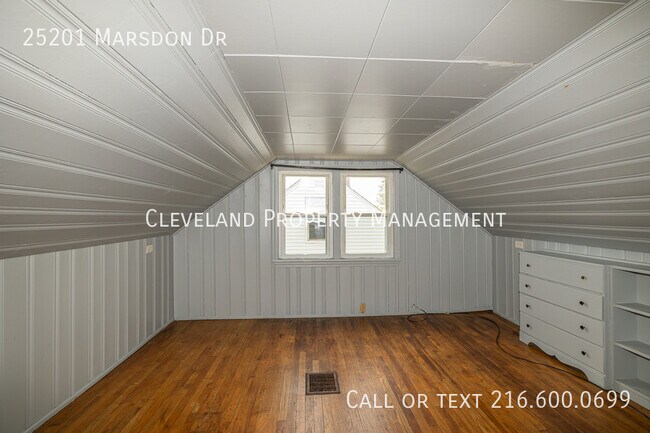 Building Photo - 25201 Marsdon Dr