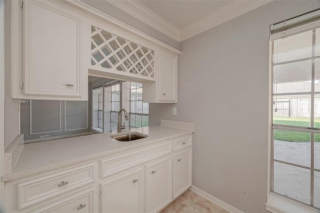 Building Photo - 2112 Limrick Dr