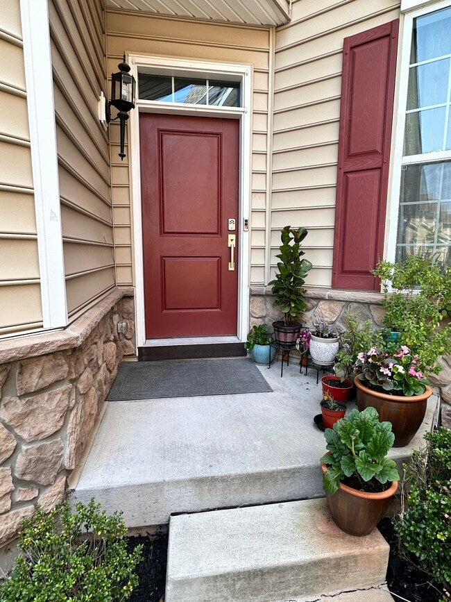 Building Photo - 126 Iron Hill Way