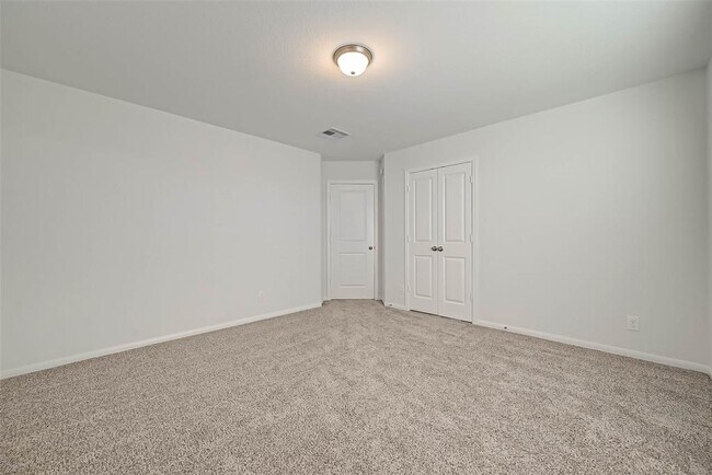 Building Photo - 939 Summer Vlg Wy
