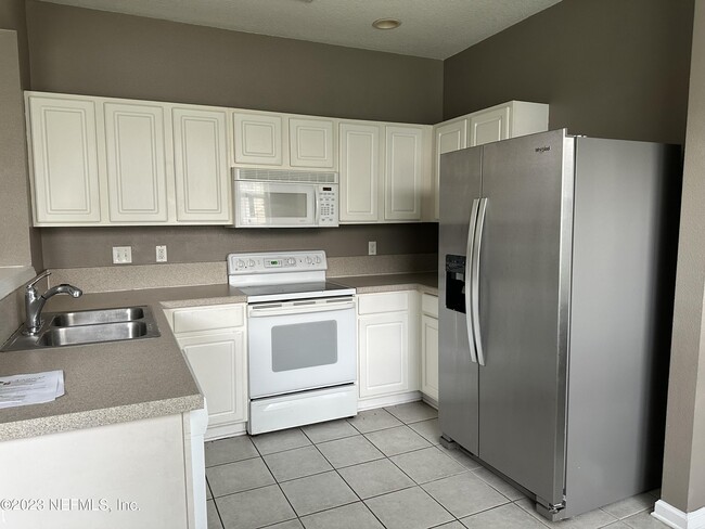 Building Photo - 8426 Drayton Park Dr