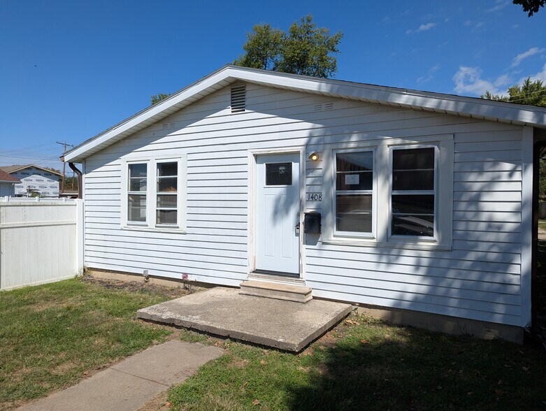 Primary Photo - 1408 Holland St