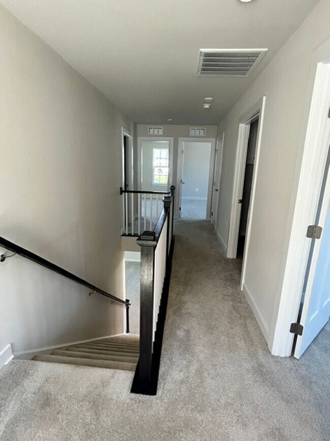 Building Photo - 10696 Whispering Pine Ln