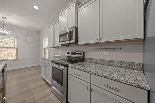 Building Photo - 75 Rolling Waters Ct