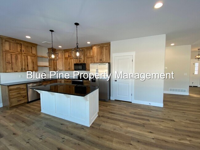 Building Photo - 1104 Cypress Loop