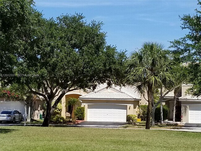 Building Photo - 1527 Palermo Dr