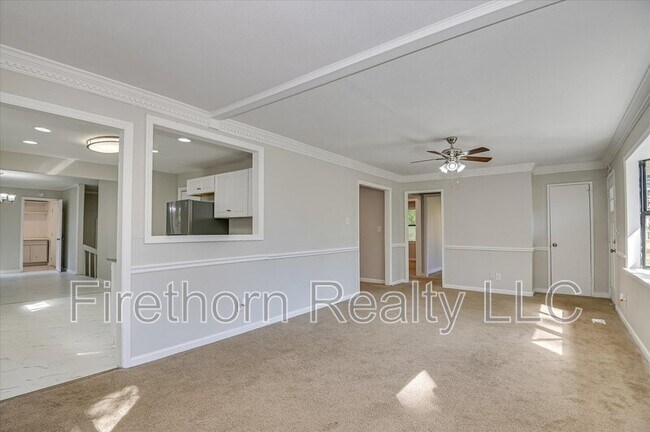 Building Photo - 2349 Henry Cir