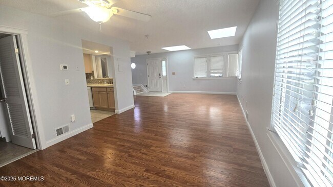 Building Photo - 90 Northrup Dr