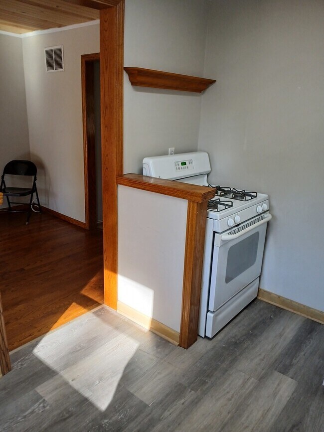 Building Photo - 112 Hazel Ct