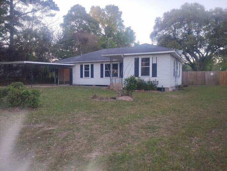 Building Photo - 216 E Morris St