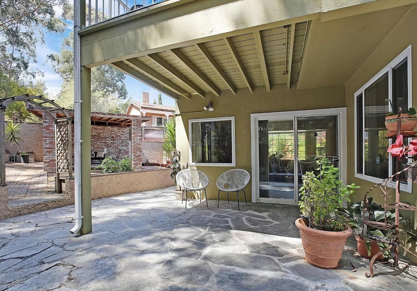 Building Photo - 405 Cunningham Way