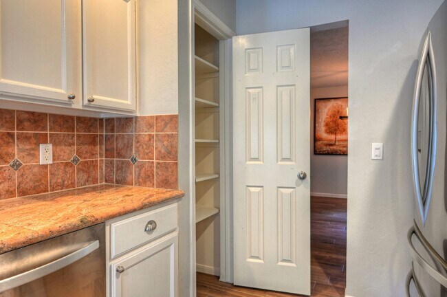 Building Photo - 15 White Bark Pl