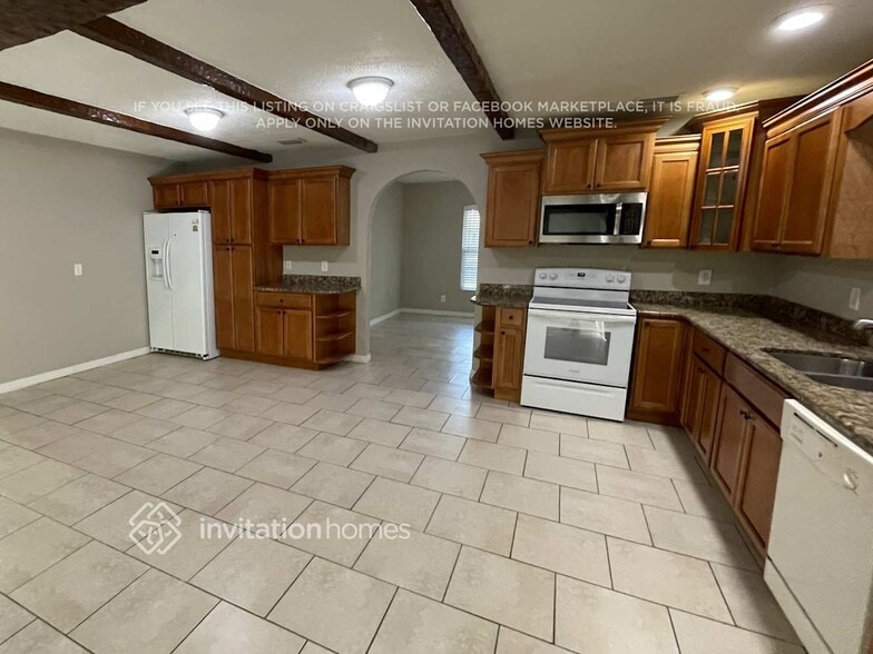 Building Photo - 124 Wildwood St