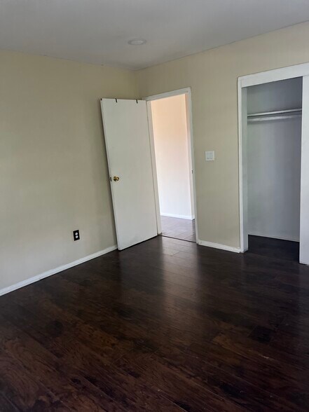 Building Photo - 924 Stuyvesant Ave