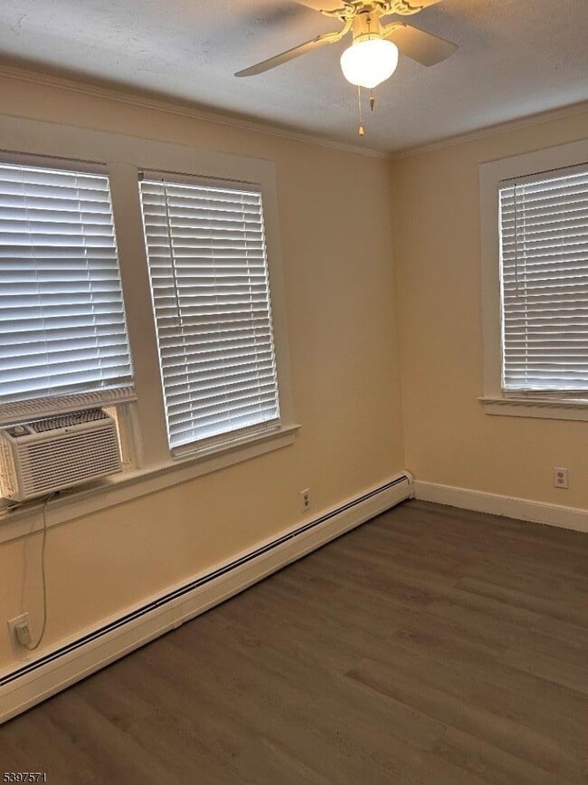 Building Photo - 18 Cedar St