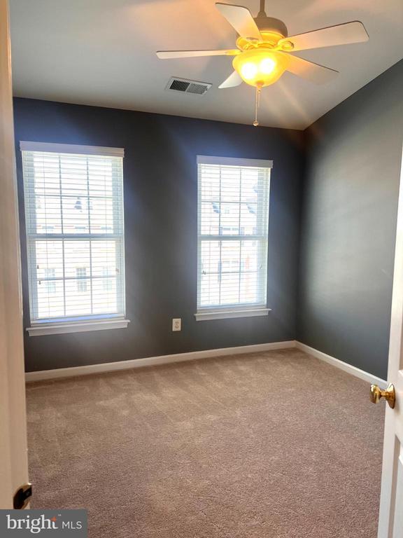 Building Photo - 25205 Larks Terrace