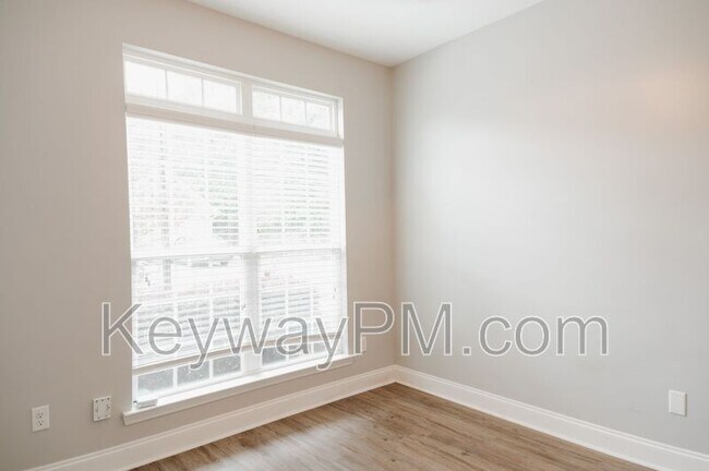 Building Photo - 1011 Coveside Trl