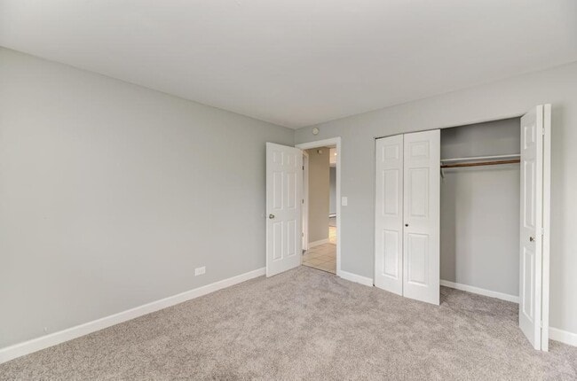 Building Photo - 2440 Waterbury Dr