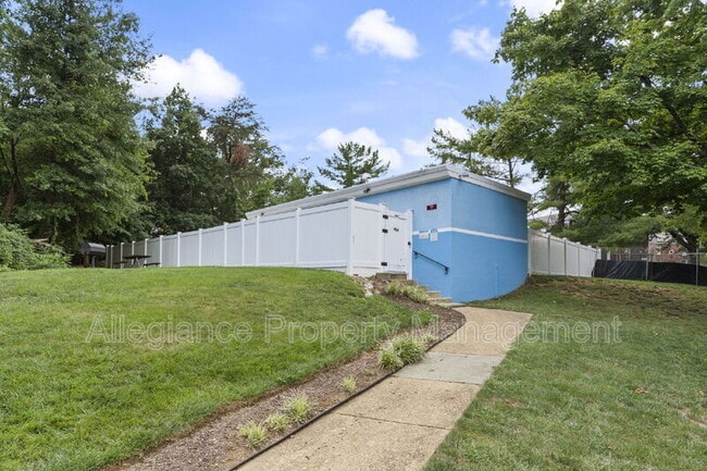 Building Photo - 3312 S 28th St