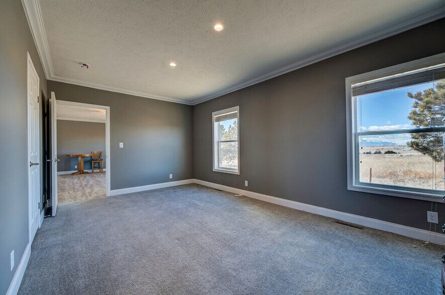 Building Photo - 13380 Log Rd
