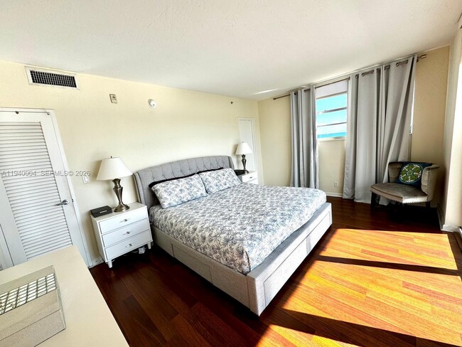 Building Photo - 3001 S Ocean Dr