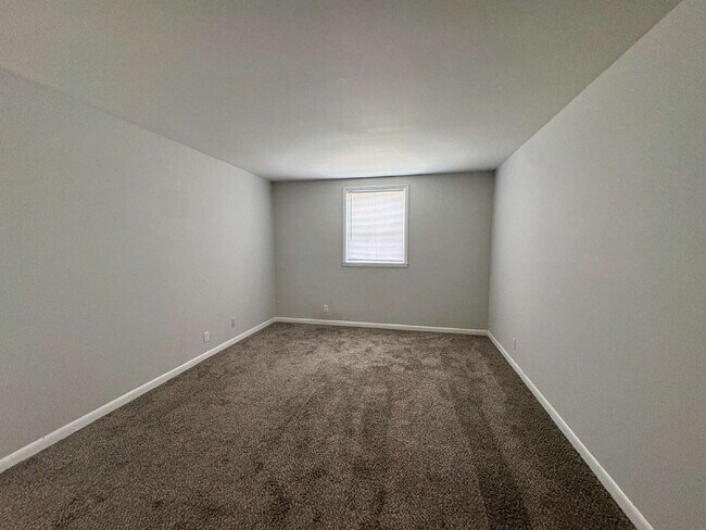 Building Photo - Amazing Location! View of Centennial Park! 1 Bed 1 Bath