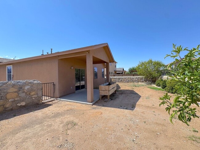 Building Photo - 14475 Miguel Terrazas Dr