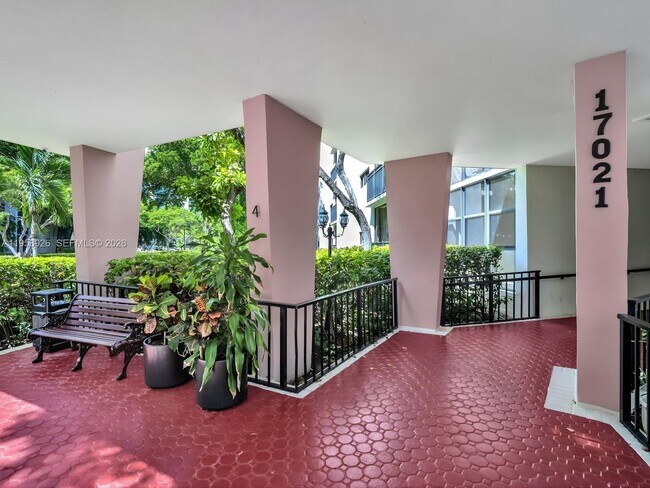 Building Photo - 17021 N Bay Rd