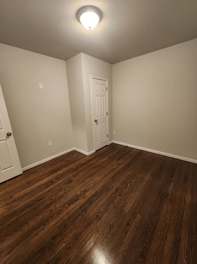 Building Photo - Large 2 Bedroom Home Section 8 accepted!