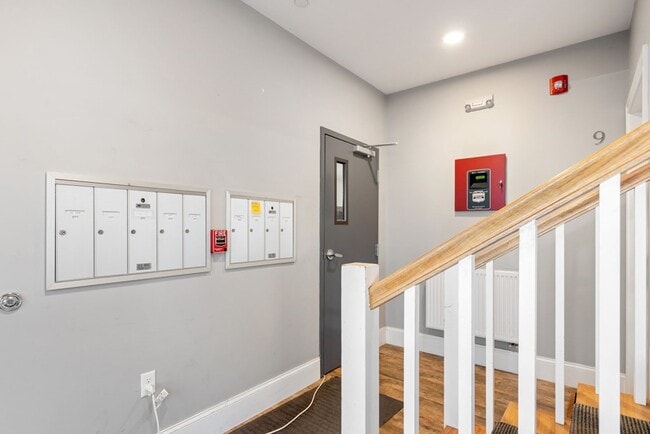 Building Photo - 15 Preble St