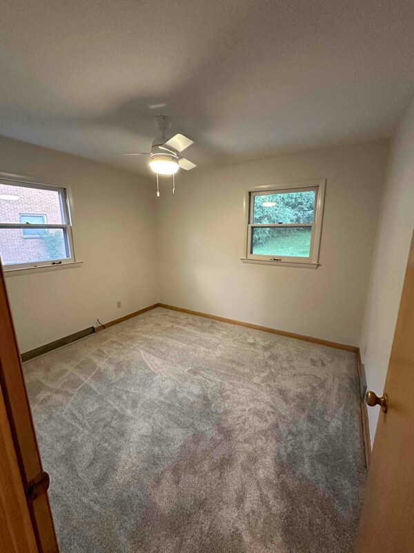 Building Photo - 1121 Summit Ave