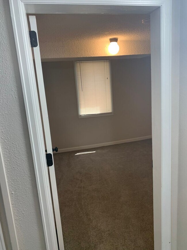 Building Photo - 2102 8th Ave