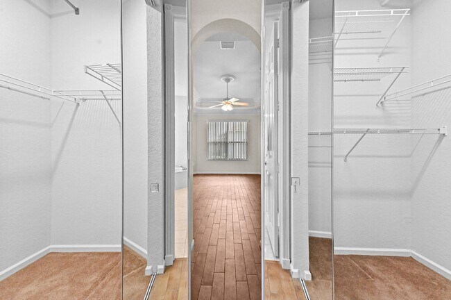 Building Photo - 6823 Fabiano Cir