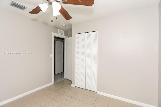 Building Photo - 1367 NE 27th St