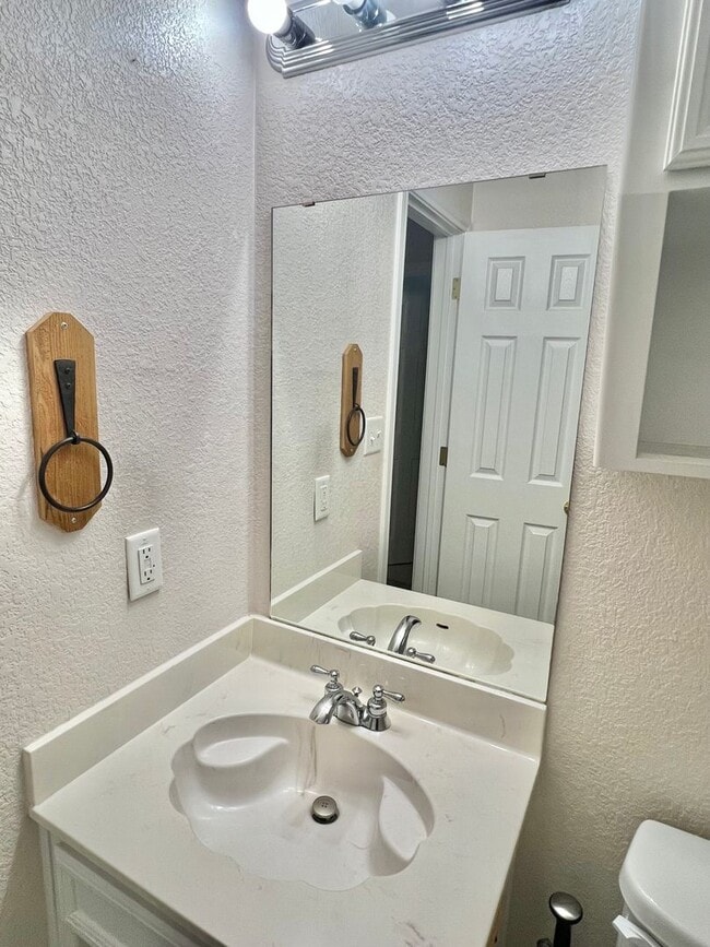 Building Photo - AVAILABLE NOW; APPLY AT OUR WEBSITE TODAY!!