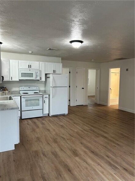 Building Photo - 304 Front St