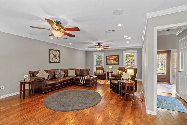 Building Photo - 111 S Village Knoll Cir