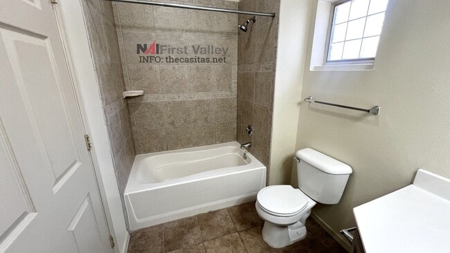 Building Photo - 3 Bedrooms, 2 Baths