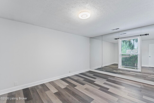 Building Photo - 10331 Shelbyville Rd