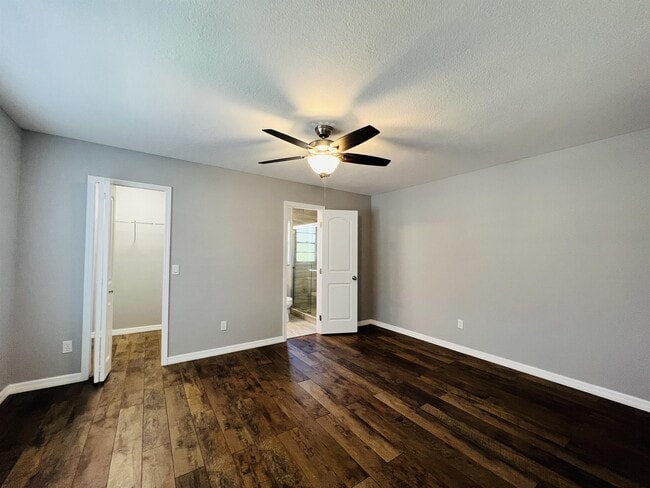 Building Photo - 58 Windtree Ln