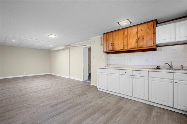 Building Photo - Elegant Multi-Level Brick Residence with Outdoor Oasis