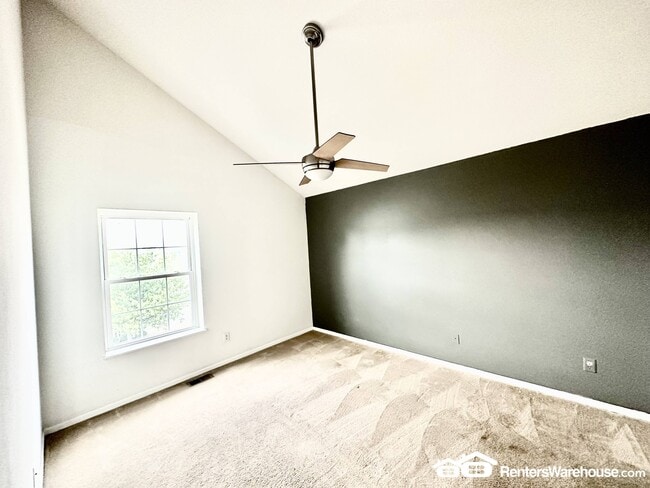 Building Photo - 1250 SE Village View Ln