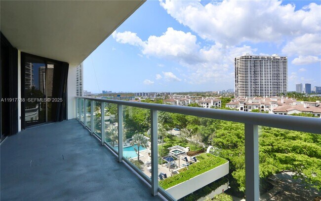 Building Photo - 4000 Island Blvd