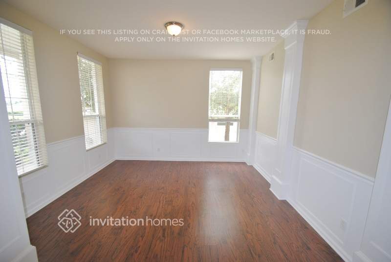 Building Photo - 13543 Via Roma Cir