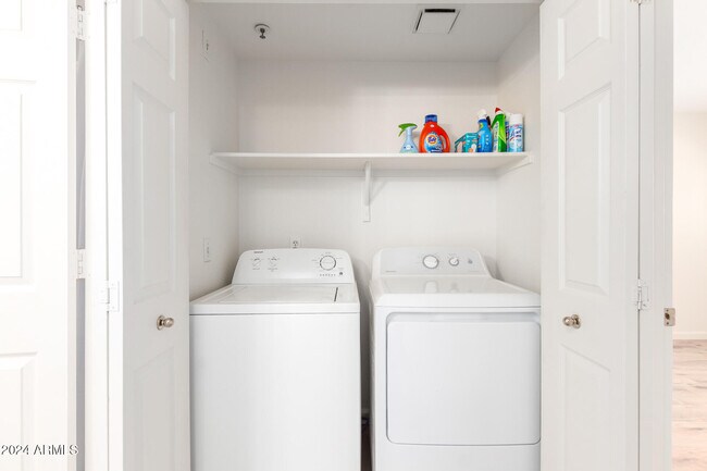 Building Photo - 9450 E Becker Ln