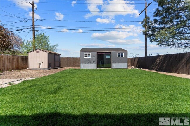 Building Photo - 990 Akard Dr