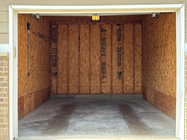 Building Photo - 8350 Ep True Pky