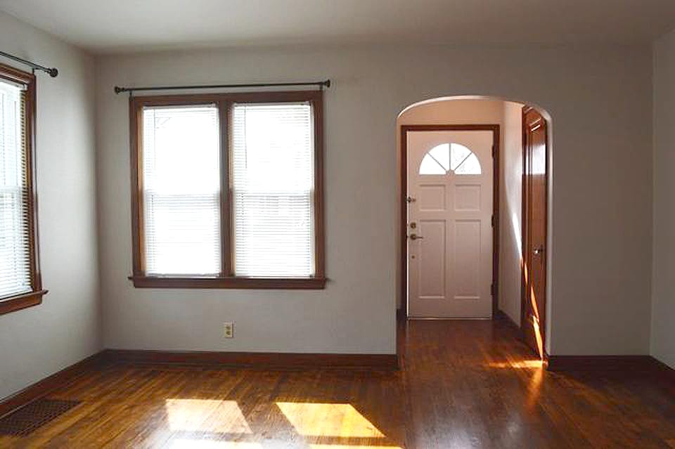 Living Room and Foyer - 1808 34th St